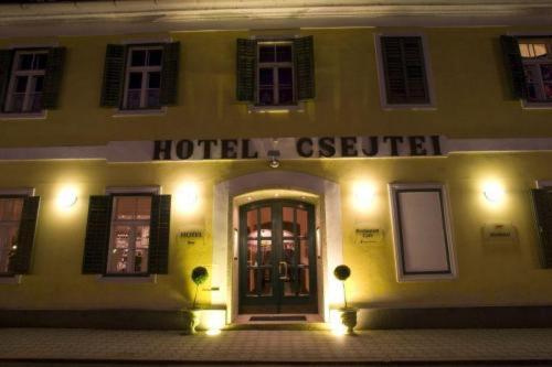 Hotel Csejtei Feldbach  Esterno foto